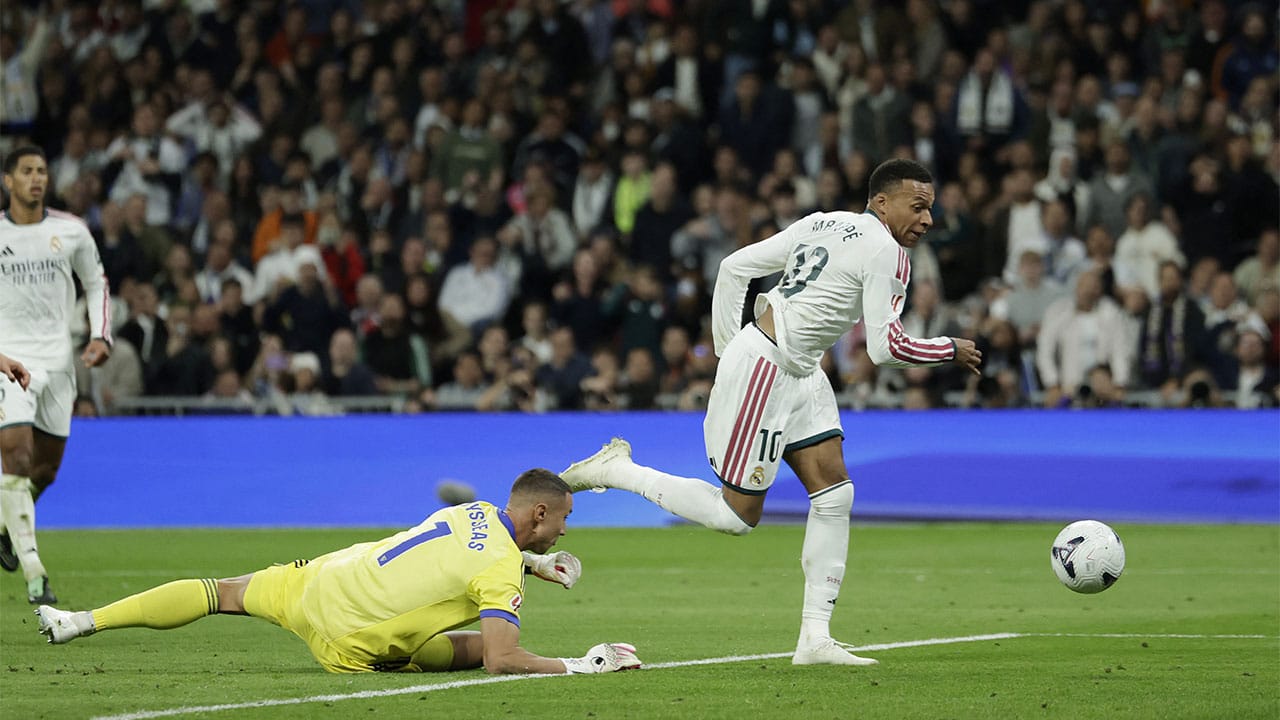 Kylian Mbappé está de vuelta; doblete ante el Sevilla en la semana crucial