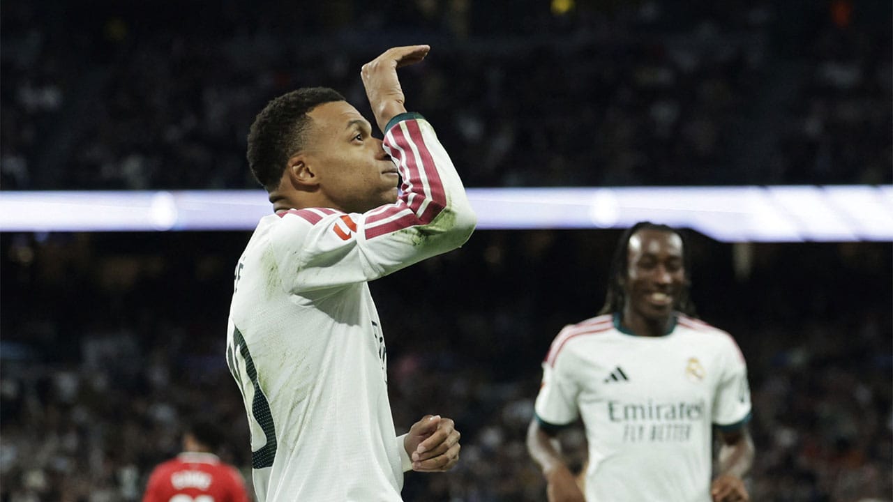 Kylian Mbappé está de vuelta; doblete ante el Sevilla en la semana crucial