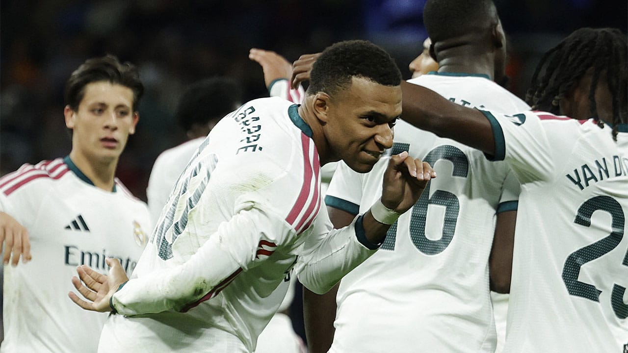 Kylian Mbappé está de vuelta; doblete ante el Sevilla en la semana crucial