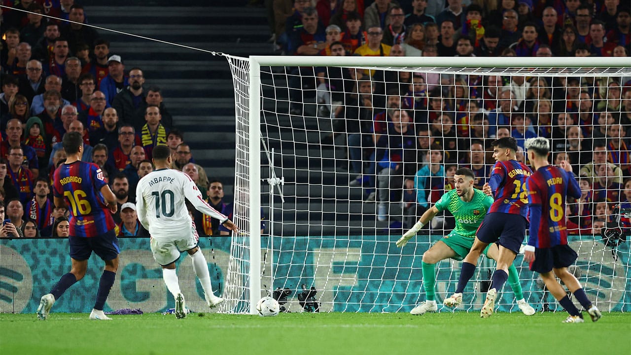 El gol más fácil de Kylian Mbappé ante el Barcelona