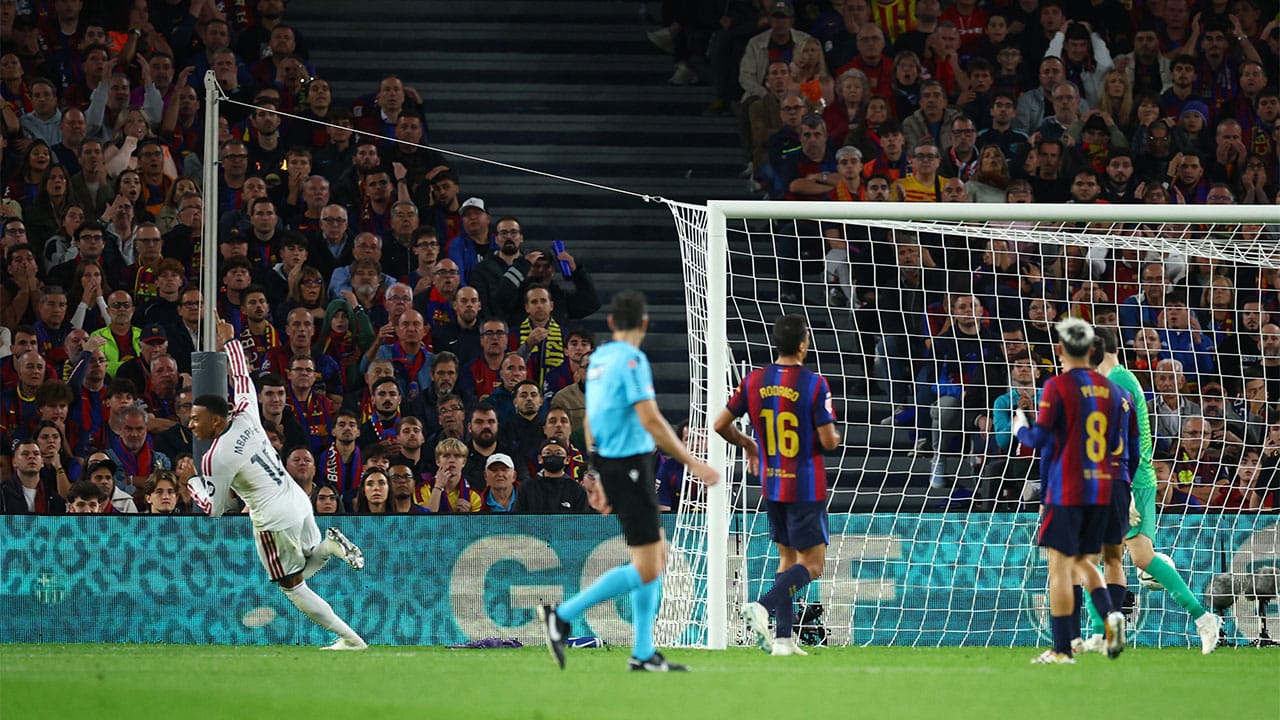 El gol más fácil de Kylian Mbappé ante el Barcelona