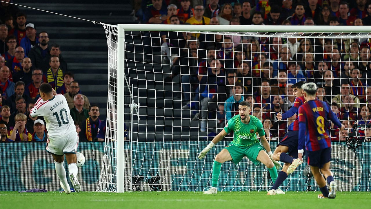 El gol más fácil de Kylian Mbappé ante el Barcelona