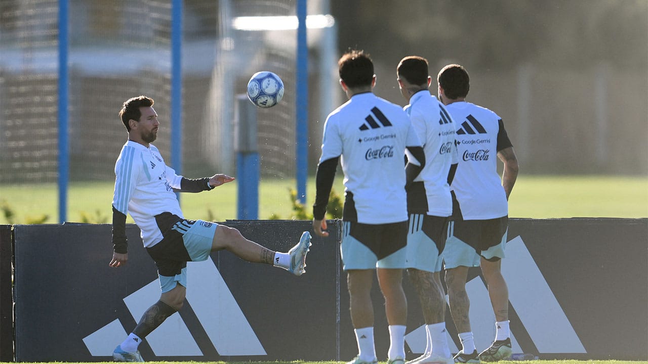 Así disfruta Lionel Messi su último entrenamiento con la Selección Argentina