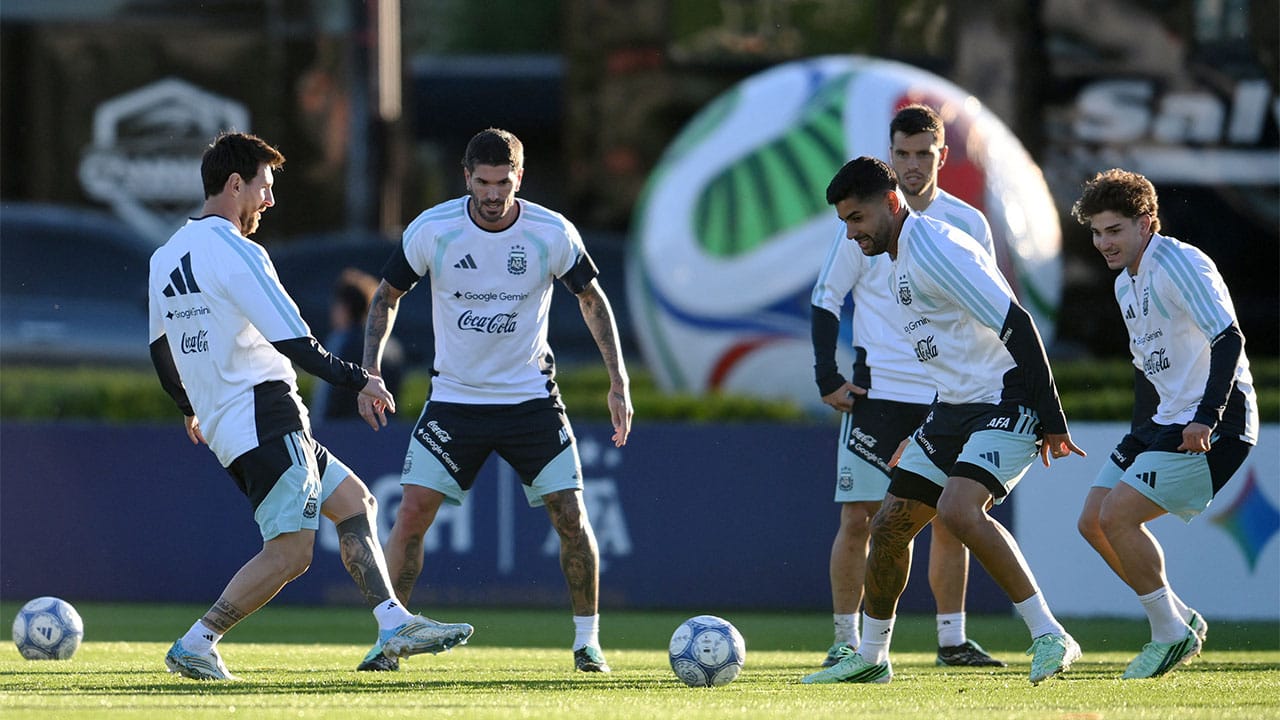 Así disfruta Lionel Messi su último entrenamiento con la Selección Argentina
