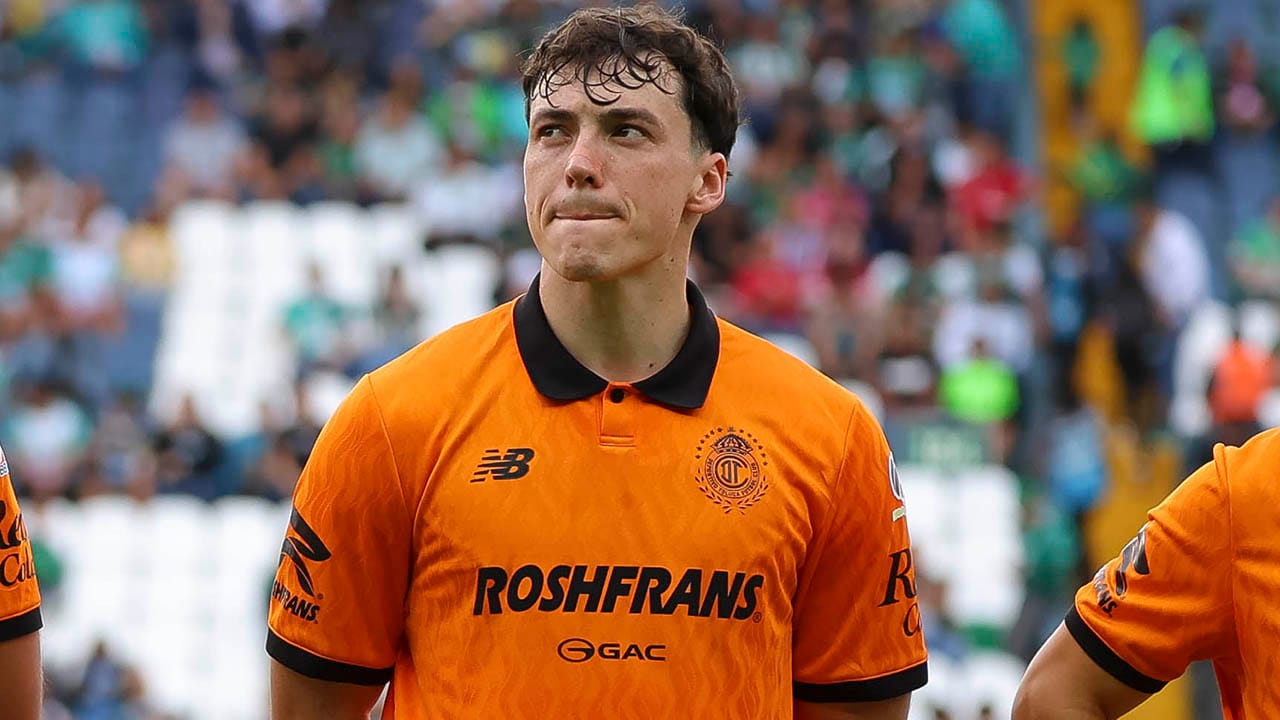 ¿De Halloween? Toluca estrenó una camiseta 'incandescente'