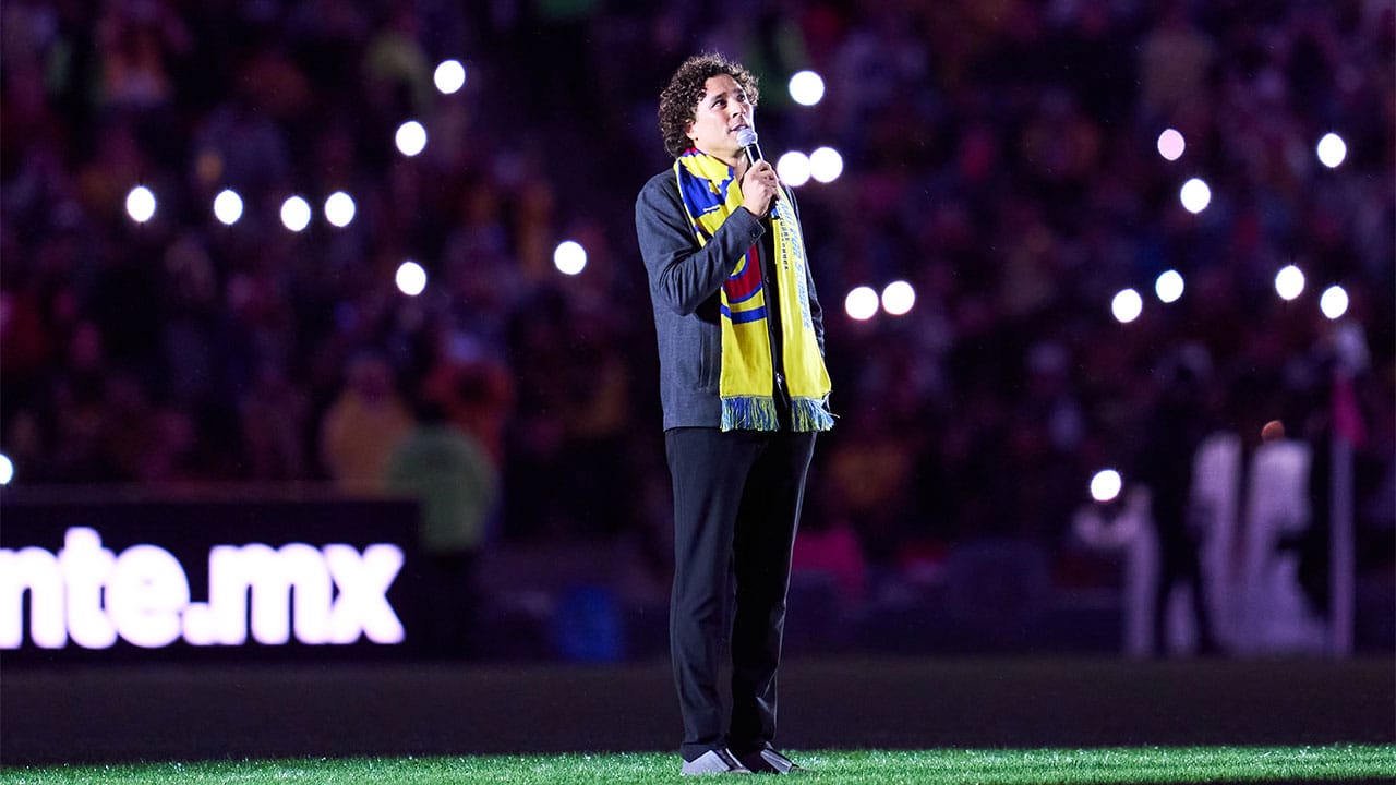 El homenaje a Guillermo Ochoa en imágenes