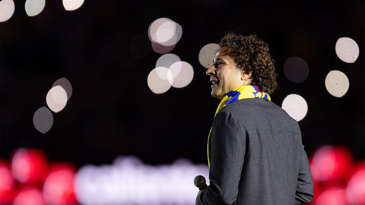 El homenaje a Guillermo Ochoa en imágenes
