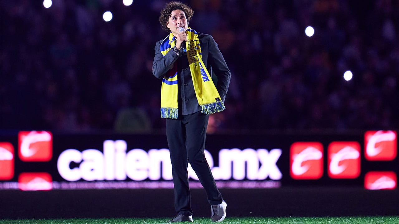 El homenaje a Guillermo Ochoa en imágenes