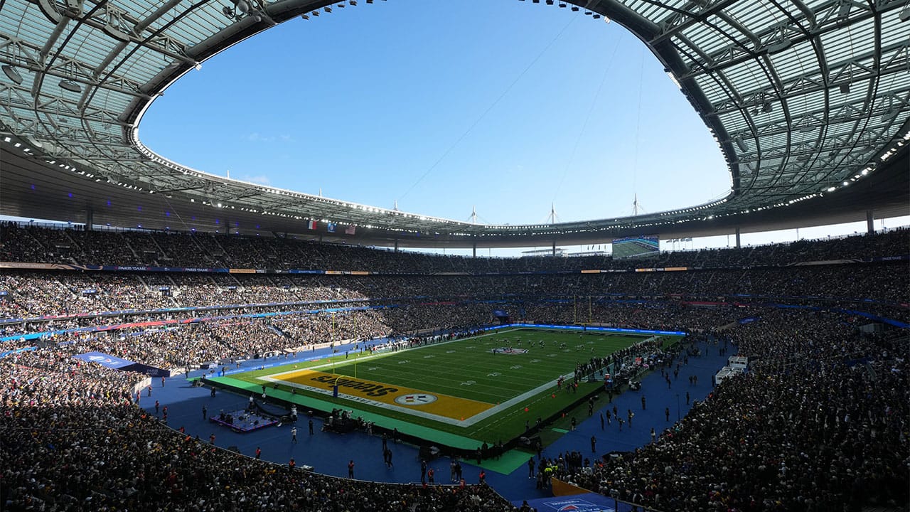Aaron Rodgers y los Steelers conquistan París